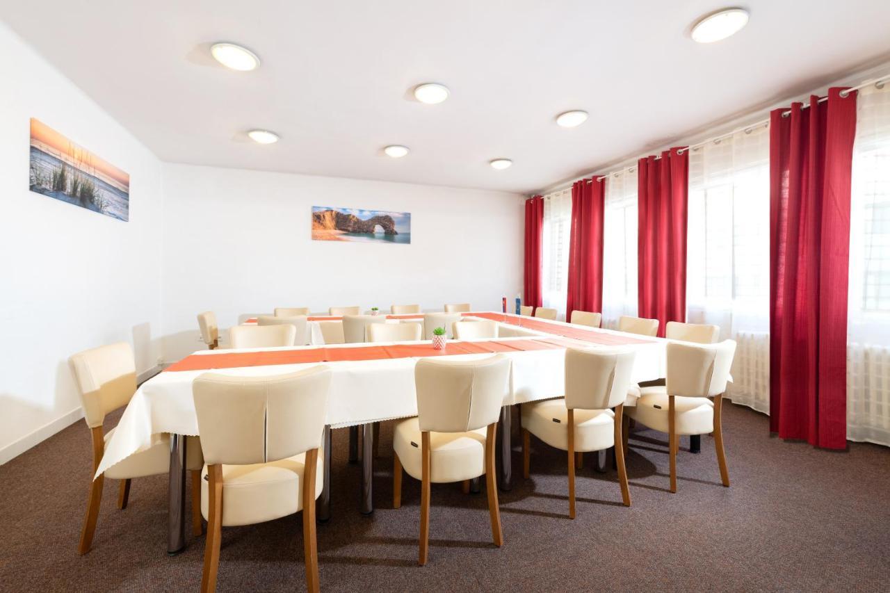 Hotel Plus Μπρατισλάβα Εξωτερικό φωτογραφία
