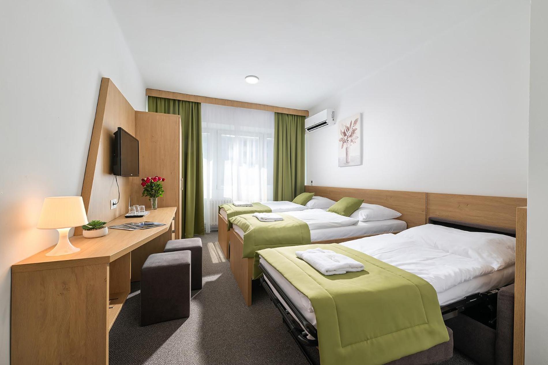 Hotel Plus Μπρατισλάβα Εξωτερικό φωτογραφία