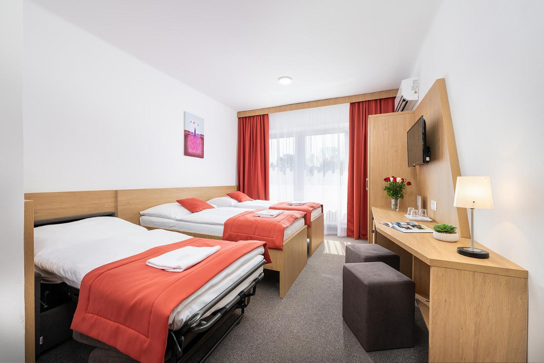 Hotel Plus Μπρατισλάβα Εξωτερικό φωτογραφία