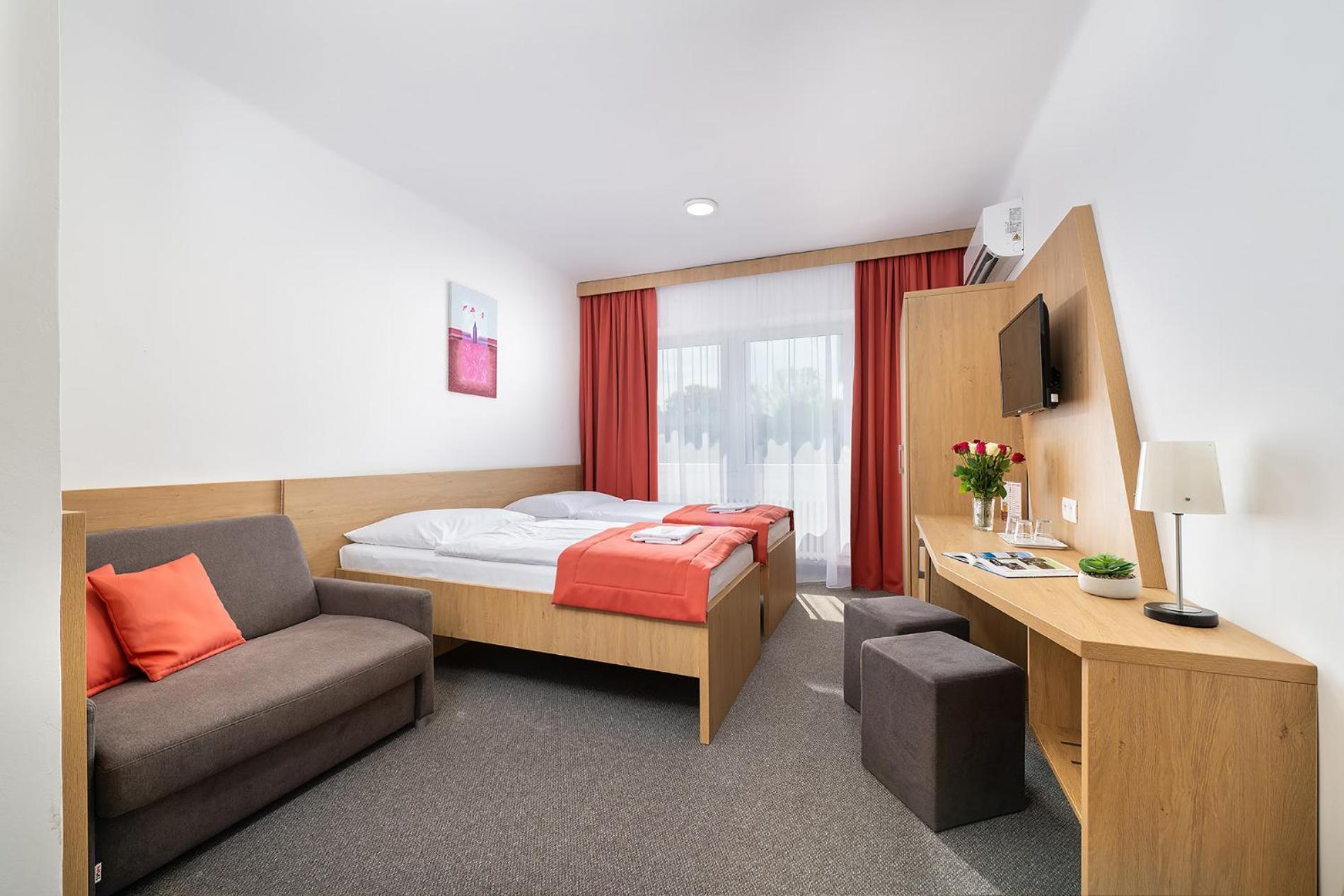 Hotel Plus Μπρατισλάβα Εξωτερικό φωτογραφία