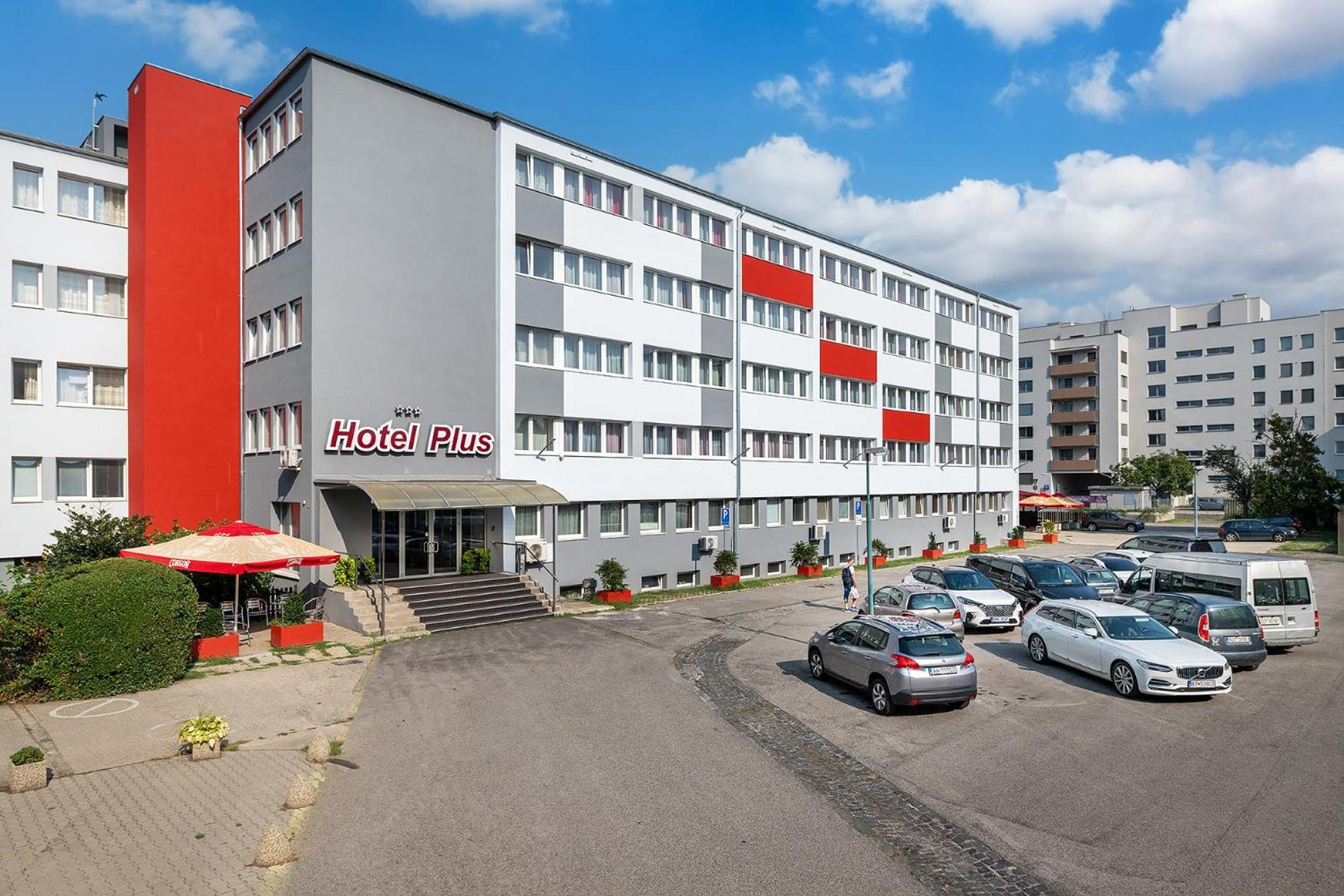 Hotel Plus Μπρατισλάβα Εξωτερικό φωτογραφία