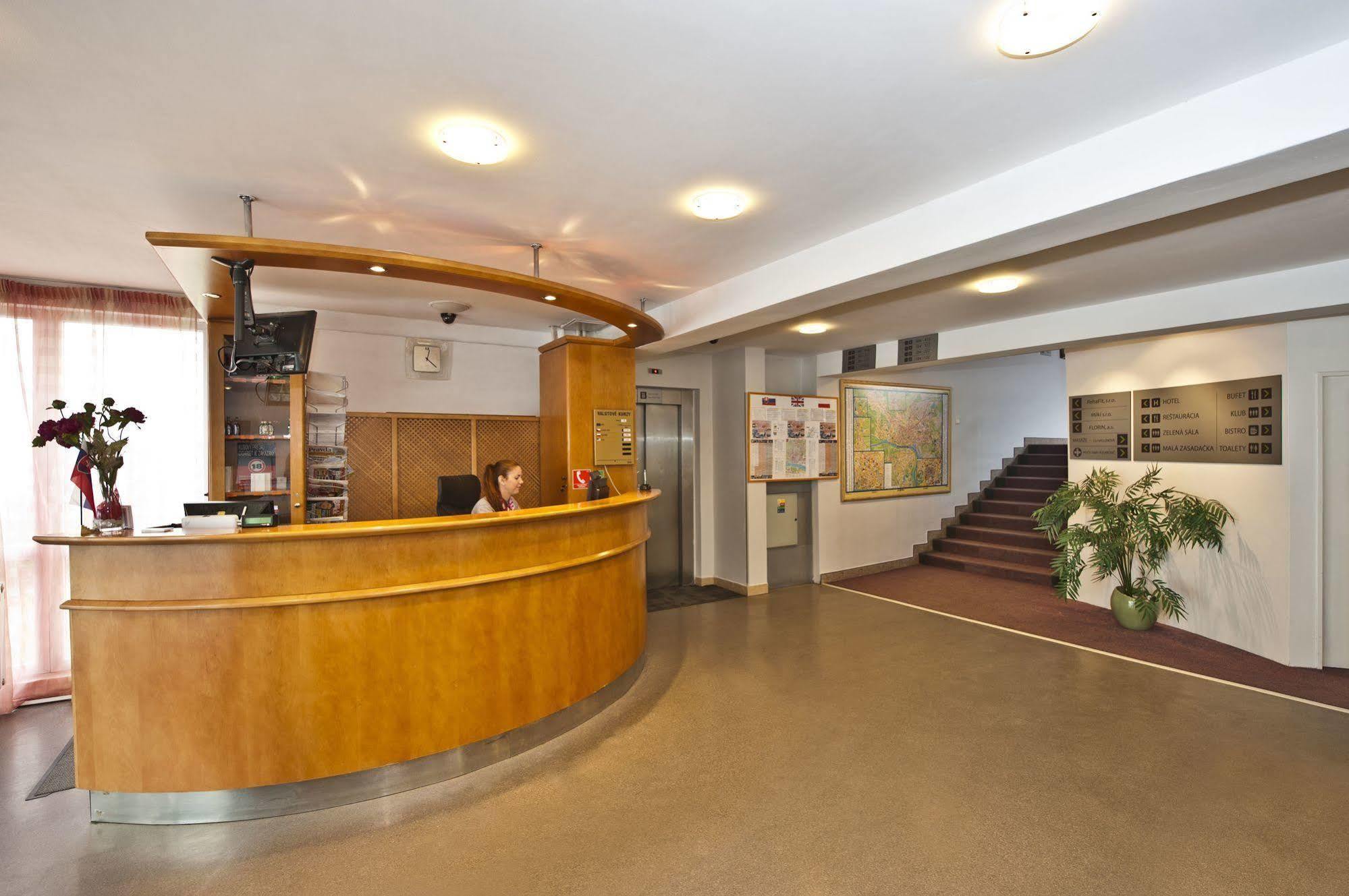 Hotel Plus Μπρατισλάβα Εξωτερικό φωτογραφία