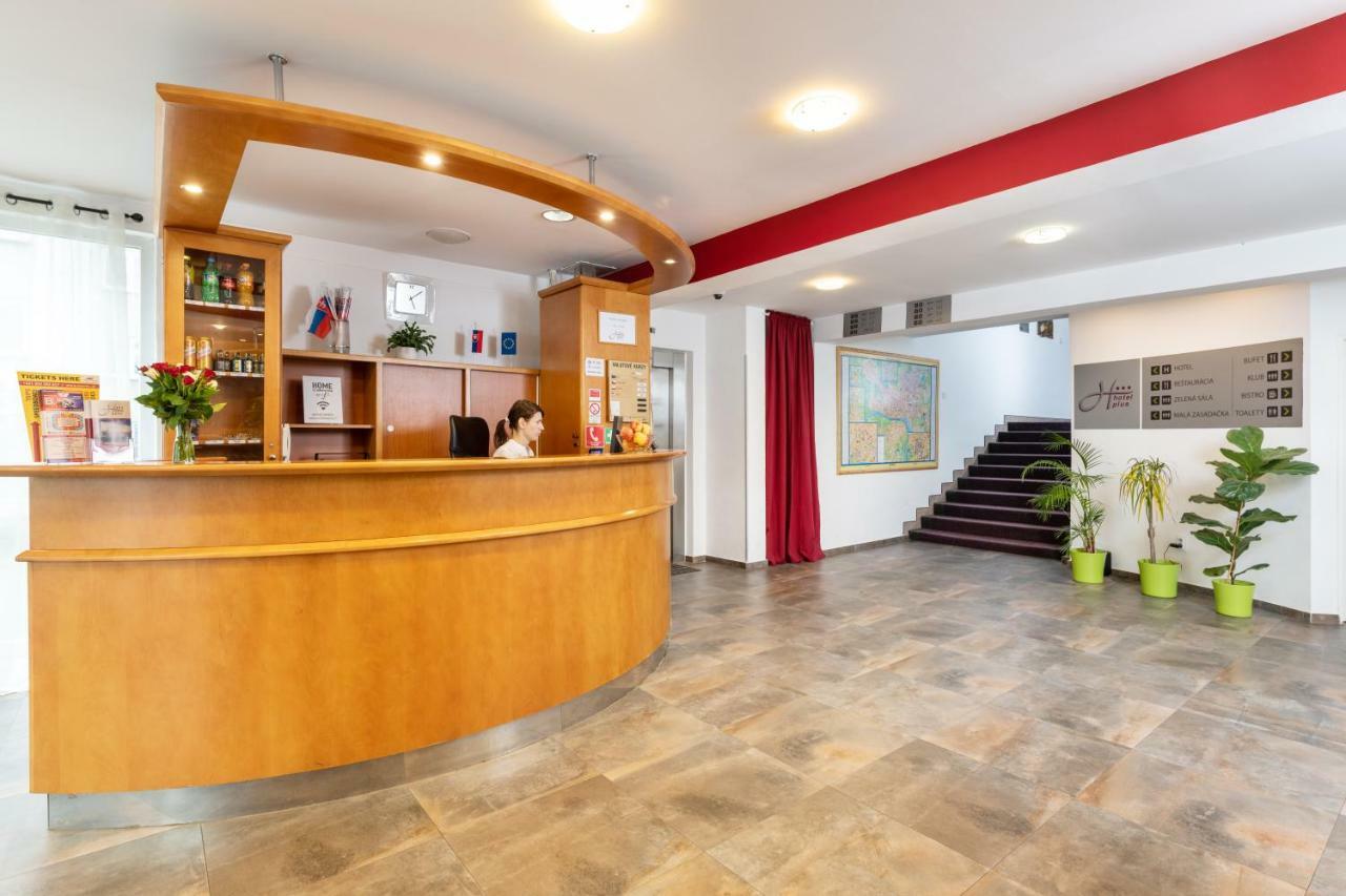 Hotel Plus Μπρατισλάβα Εξωτερικό φωτογραφία